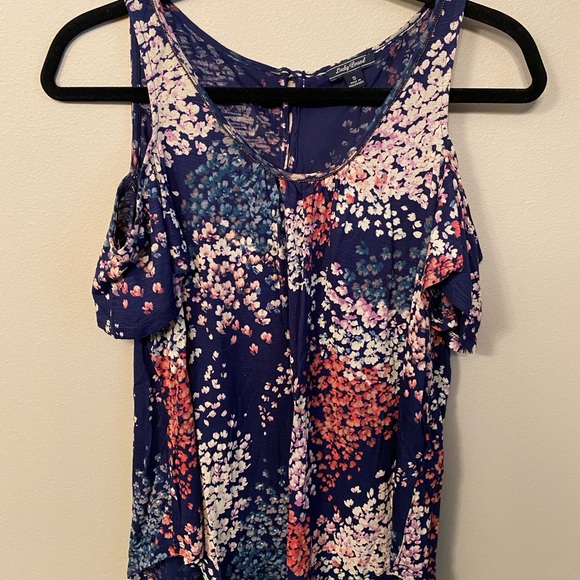 Women’s Lucky Brand Top - Picture 2 of 5